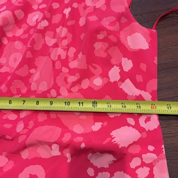 Ann Taylor lined Silk/Spandex Dress perfect for a Cocktail Event or Work day. - Picture 9 of 10